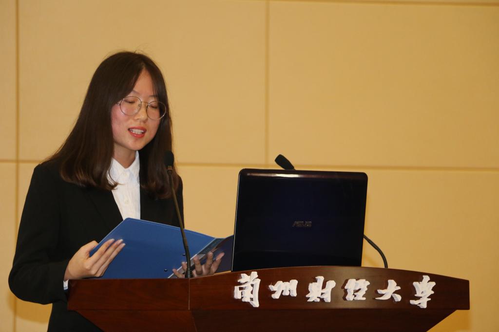 2015级员工代表姜依恒同学发言